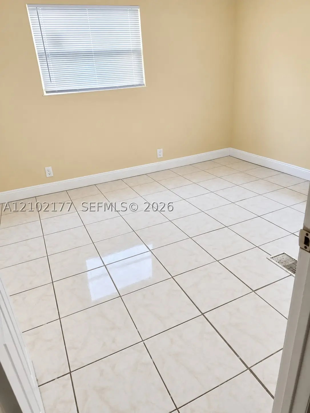 3640 NW 39th St, Lauderdale Lakes, FL 33309 - #1