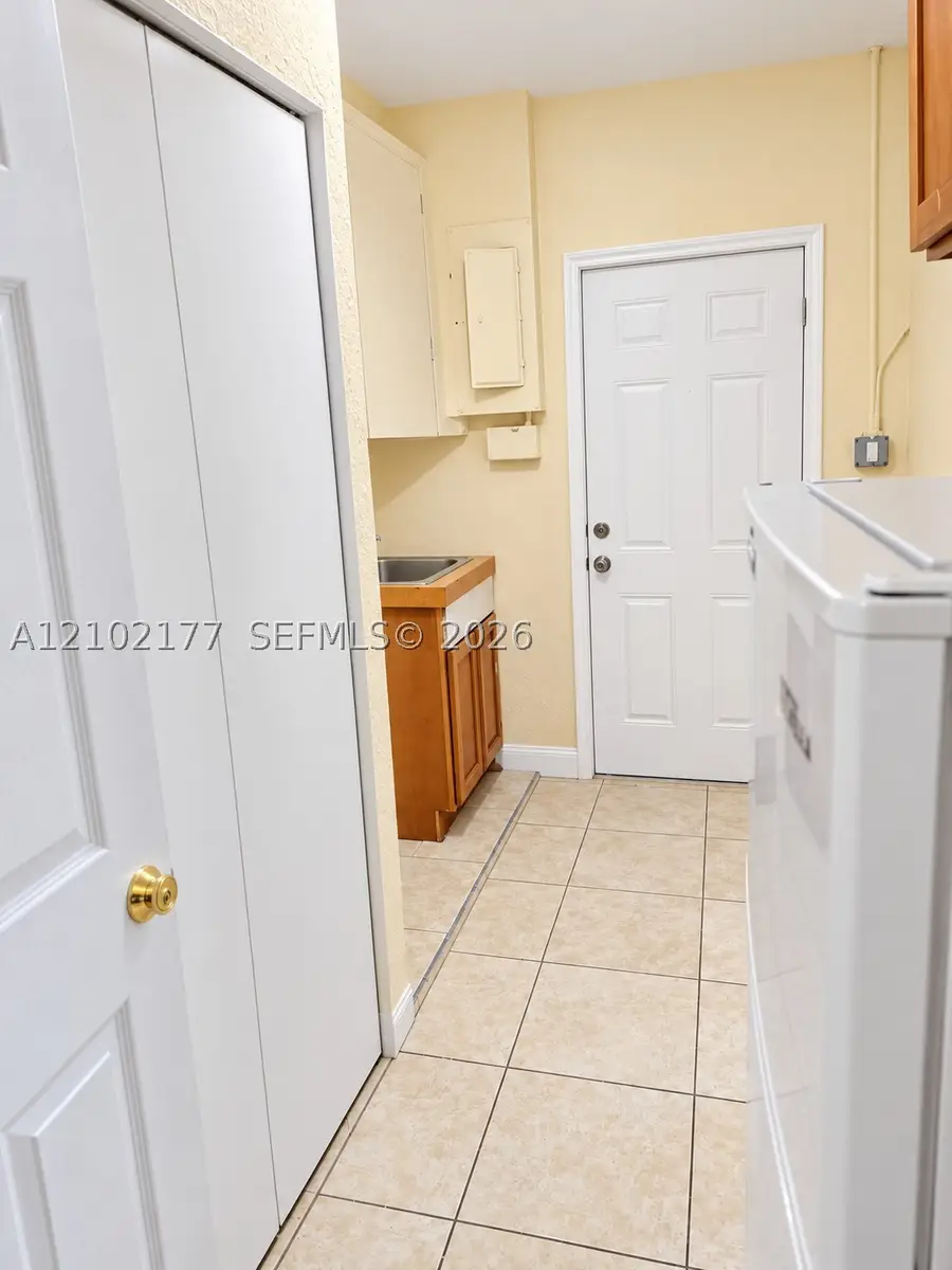 3640 NW 39th St, Lauderdale Lakes, FL 33309 - #3