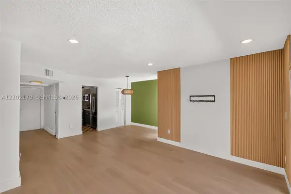 525 Coral Way #403, Coral Gables, FL 33134