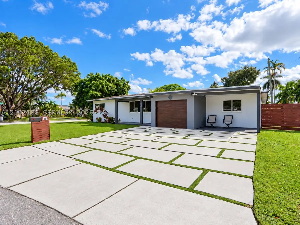 500 NW 30th St, Wilton Manors, FL 33311 - #1
