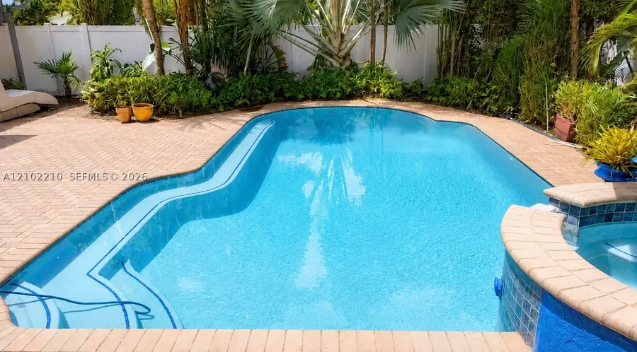 2400 NE 5th Ave, Wilton Manors, FL 33305 - #2