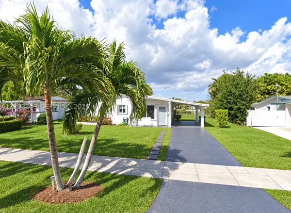 9865 SW 80th Dr, Miami, FL 33173