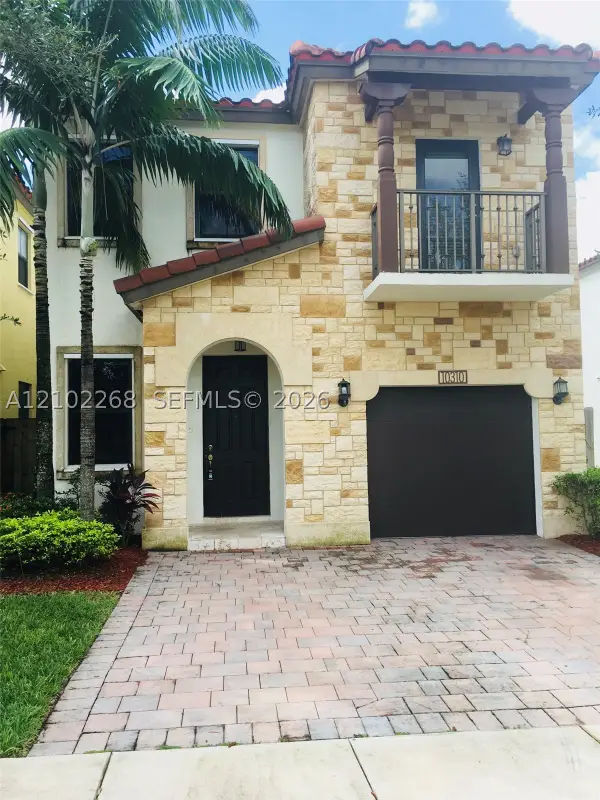 10310 NW 70th Ter, Doral, FL 33178