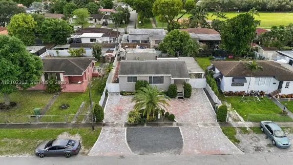 120 W 63rd St, Hialeah, FL 33012