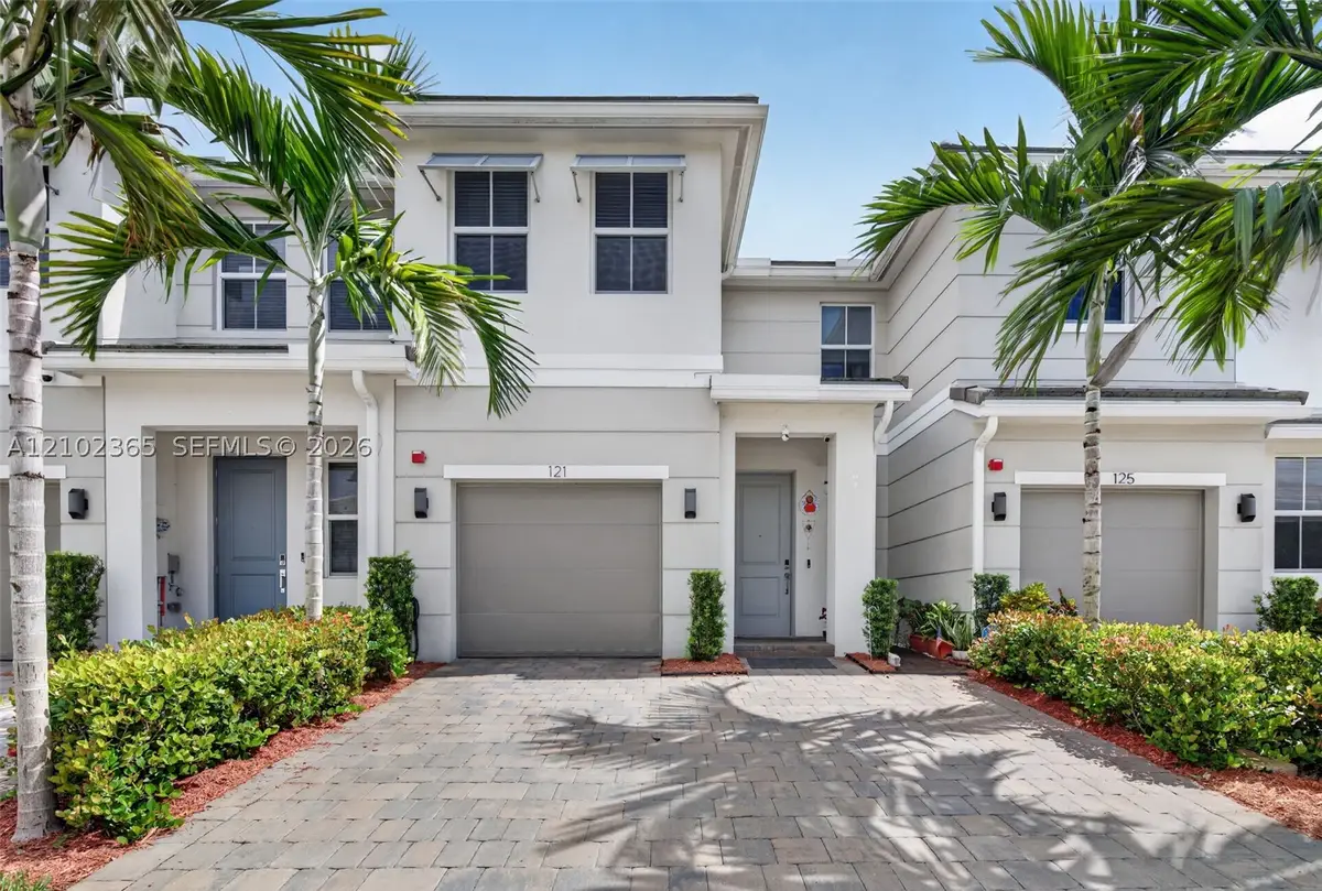 121 SW 170th Ave, Pembroke Pines, FL 33027 - #1