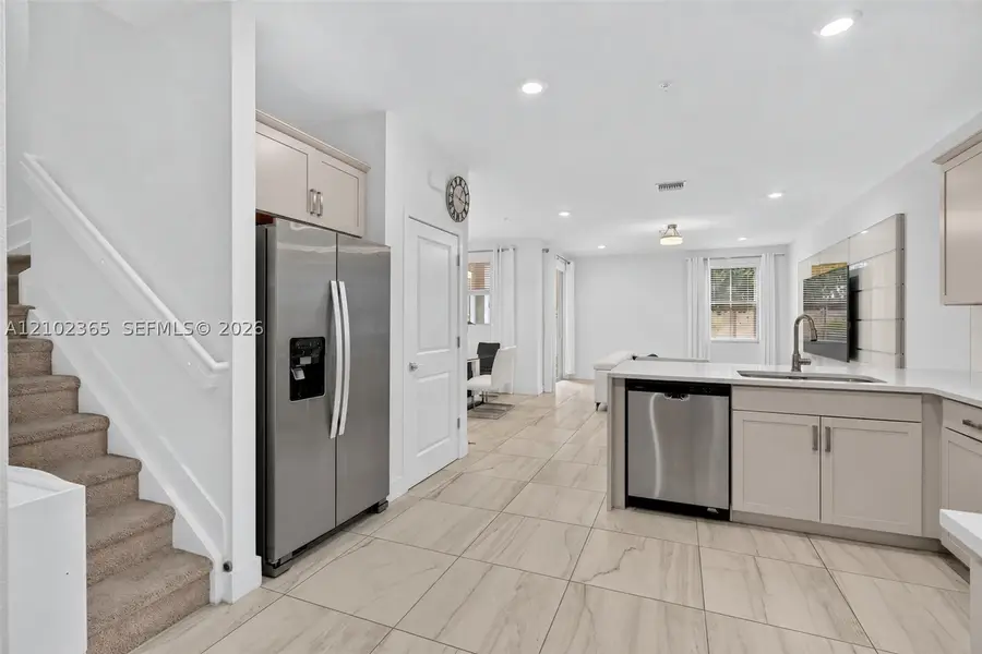 121 SW 170th Ave, Pembroke Pines, FL 33027 - #2