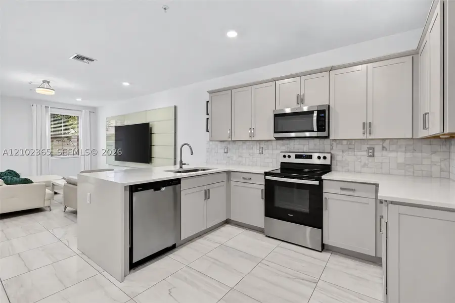 121 SW 170th Ave, Pembroke Pines, FL 33027 - #3