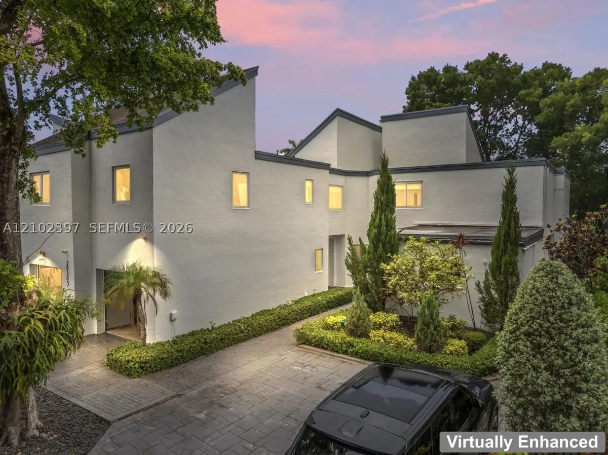 20205 W Oak Haven Cir, Miami, FL 33179 - #1