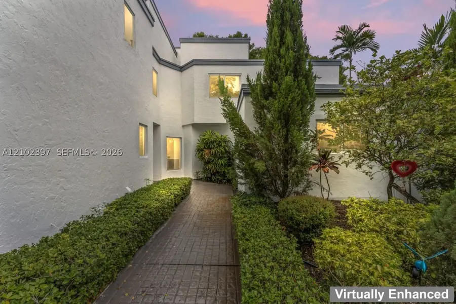 20205 W Oak Haven Cir, Miami, FL 33179 - #2