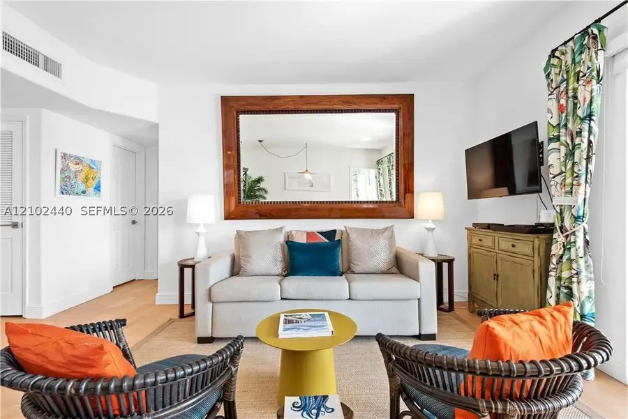 341 N Birch Rd #209, Fort Lauderdale, FL 33304 - #2