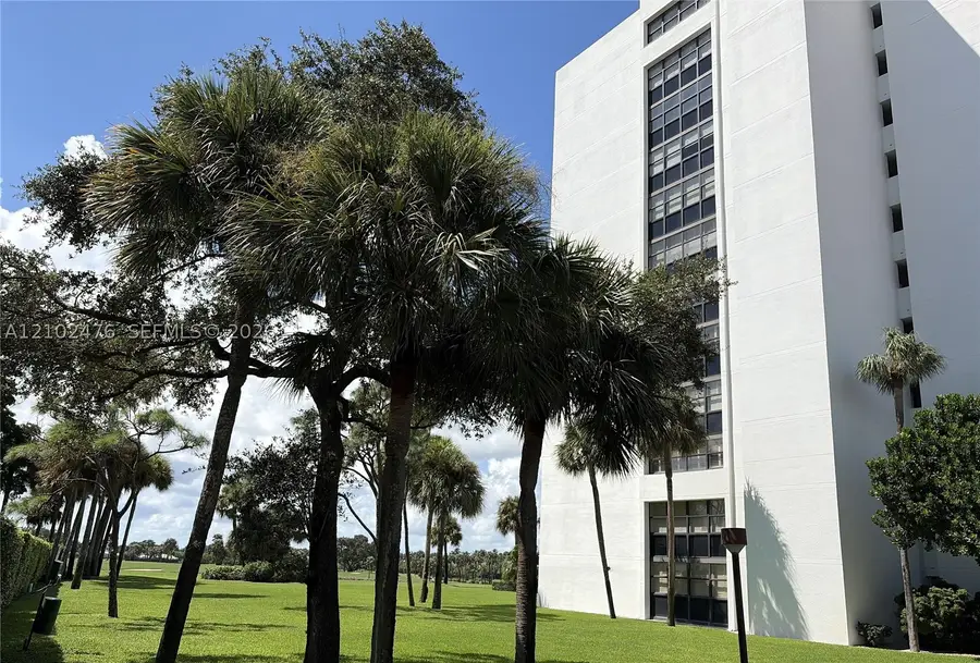 356 Golfview Rd #305, North Palm Beach, FL 33408 - #3