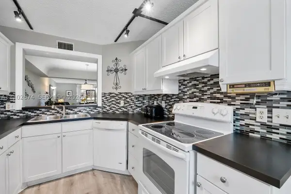 23249 N Barwood Ln N #102, Boca Raton, FL 33428