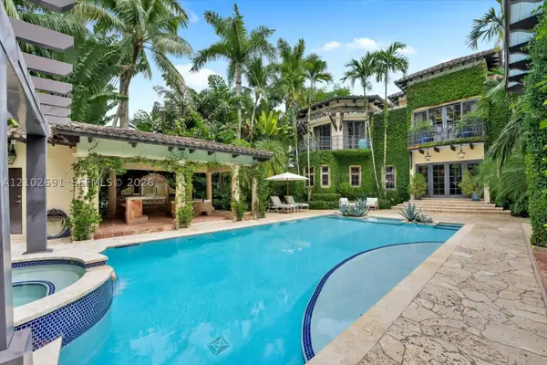 5746 SW 100th St, Pinecrest, FL 33156