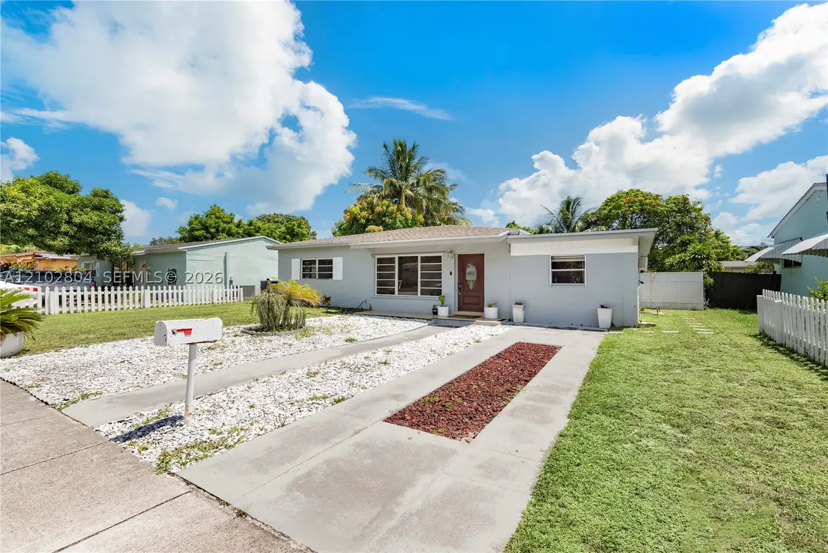 250 NE 170th St, North Miami Beach, FL 33162 - #1