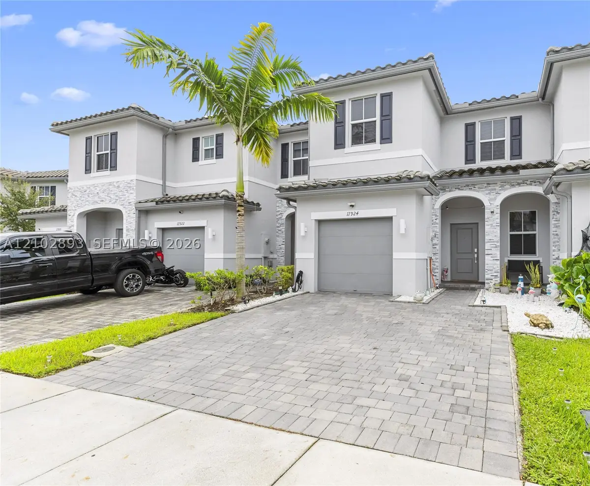11924 NW 47th Mnr, Coral Springs, FL 33076 - #1
