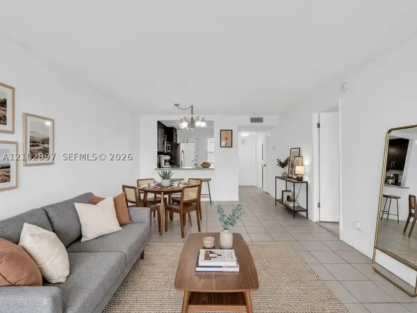 4700 Washington St #405, Hollywood, FL 33021