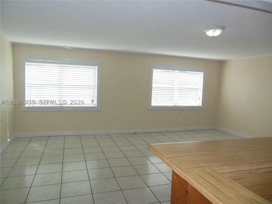 1350 W 53rd St #8, Hialeah, FL 33012 - #2