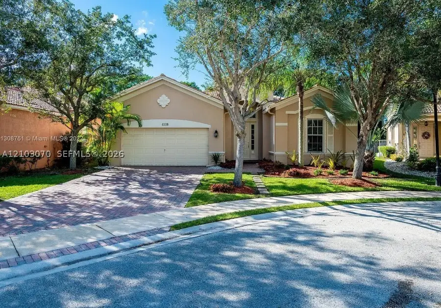 4339 W Whitewater Ave, Weston, FL 33332 - #2