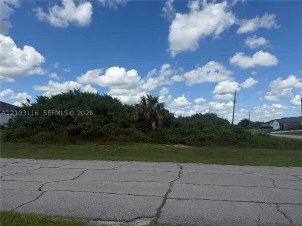 9006 Maywood Cir, Lehigh Acres, FL 33935