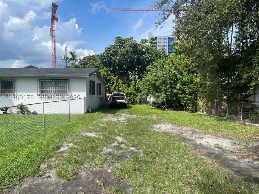 10759 SW 7th St, Sweetwater, FL 33174 - #3