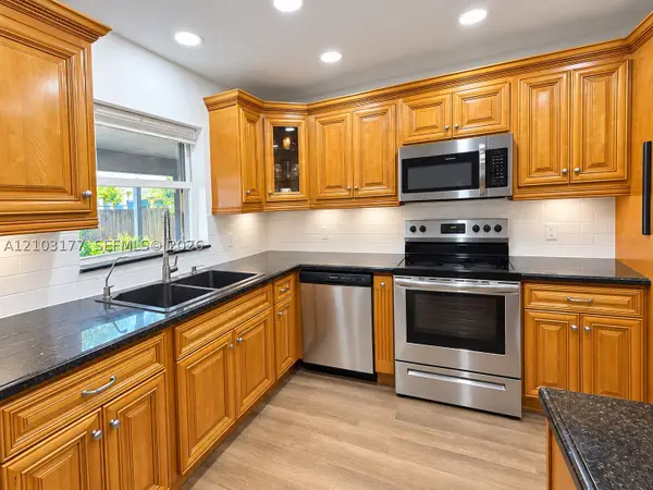 621 S 24th Ave, Hollywood, FL 33020