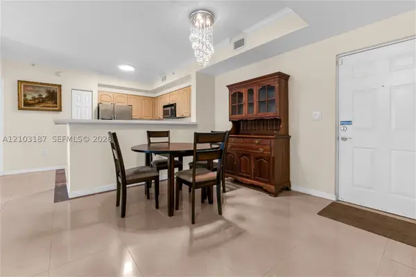 6841 SW 44th St #111, Miami, FL 33155