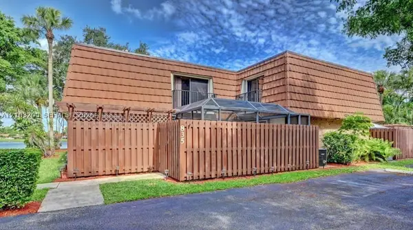 835 SW 118th Ter #835, Davie, FL 33325