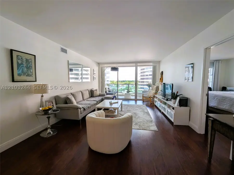 5161 Collins Ave #711, Miami Beach, FL 33140 - #3