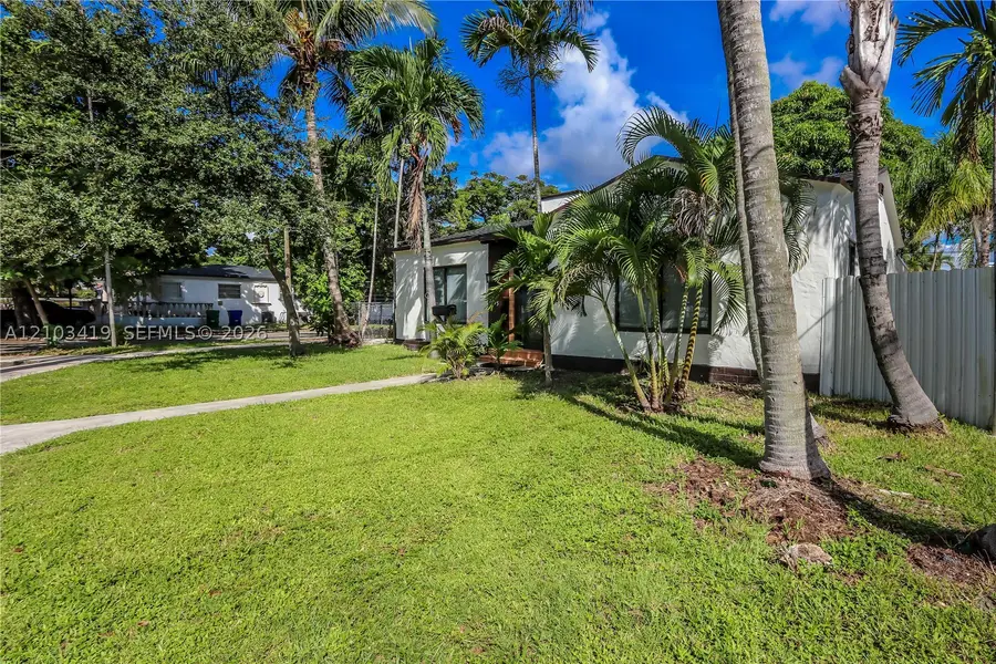 3095 NW 3rd St, Miami, FL 33125 - #3