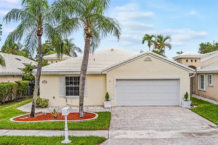 15251 Wilshire Way, Pembroke Pines, FL 33027 - #2