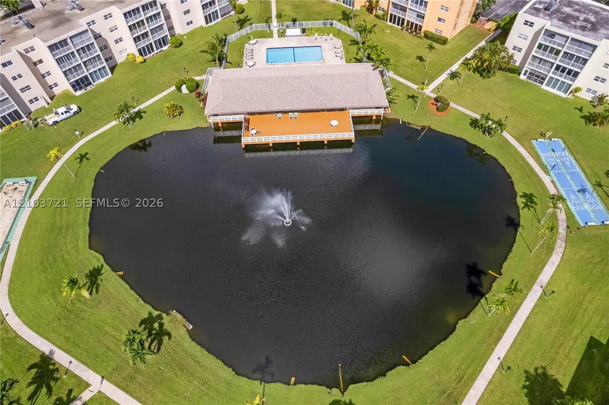 206 SE 10th St #303, Dania Beach, FL 33004 - #1