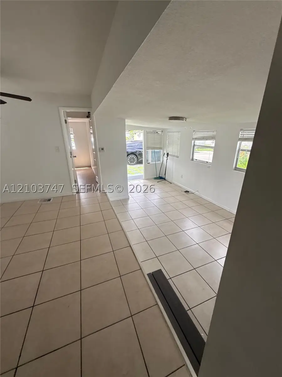 4615 SW 46 Ln, Davie, FL 33314 - #2