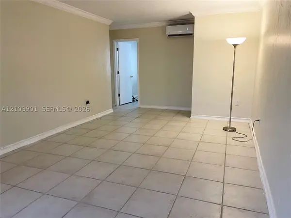 30 Park Dr #12-B, Bal Harbour, FL 33154