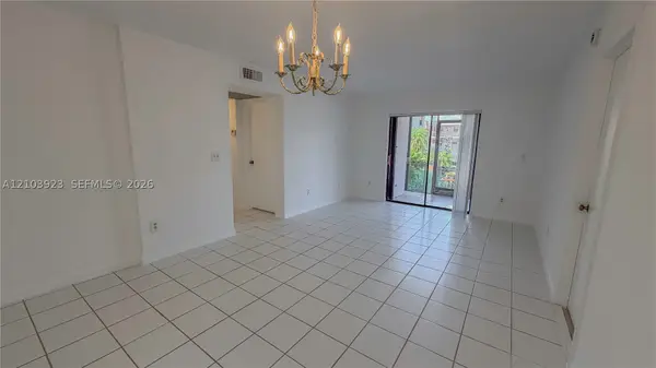 905 NE 209th St #104-30, Miami, FL 33179