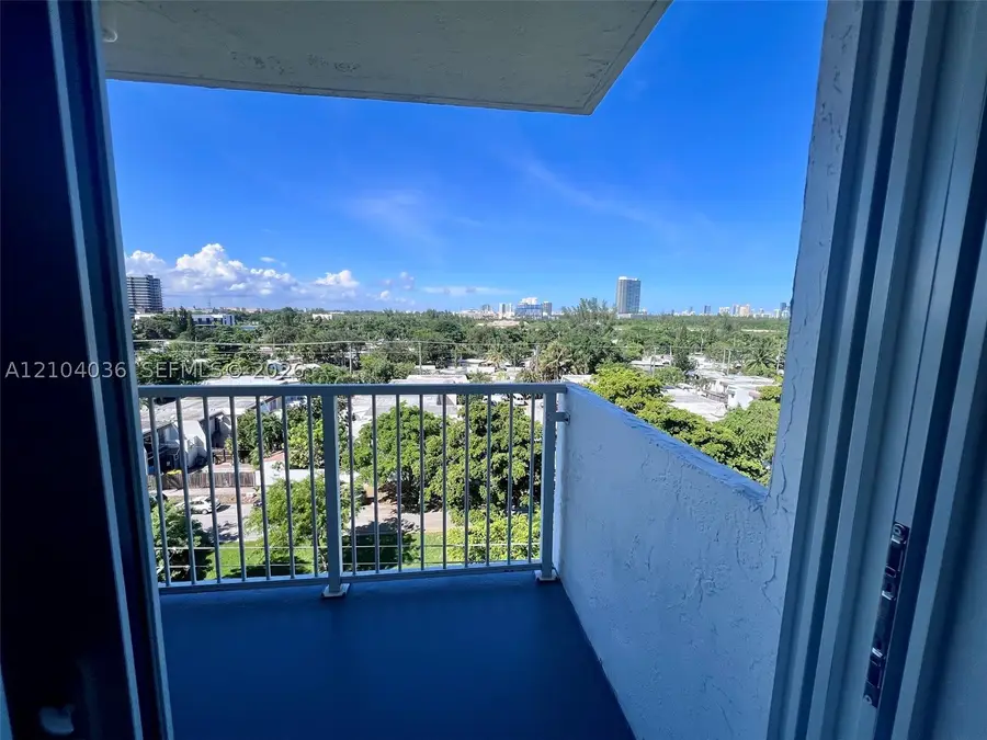 2020 NE 135th St #810, North Miami, FL 33181 - #2
