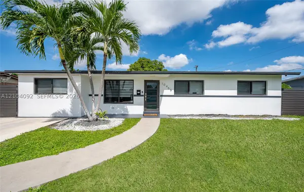 10455 SW 43rd Ter, Miami, FL 33165