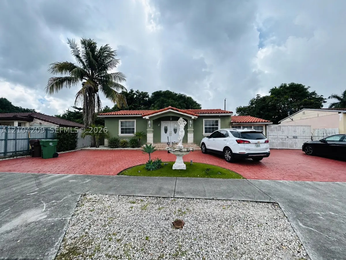 160 W 53rd Ter, Hialeah, FL 33012 - #1
