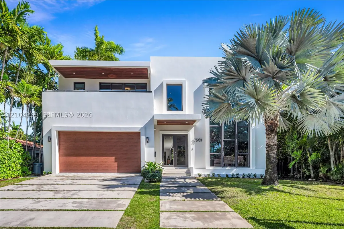 7501 Coquina Dr, North Bay Village, FL 33141 - #1