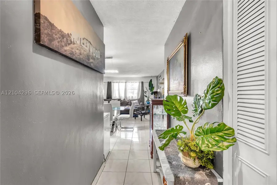 515 S Crescent Dr #107, Hollywood, FL 33021 - #2