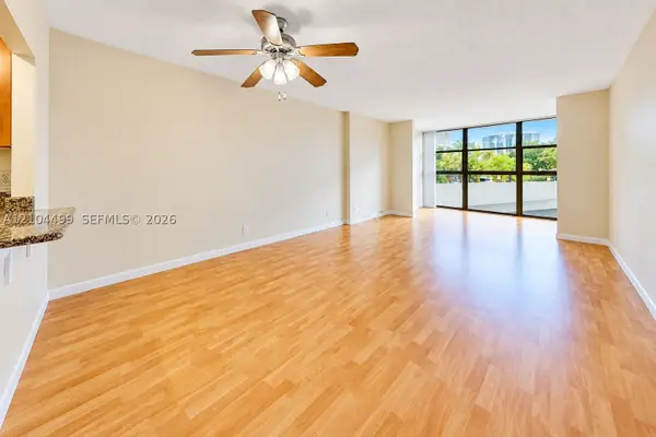 400 Leslie Dr #205, Hallandale Beach, FL 33009