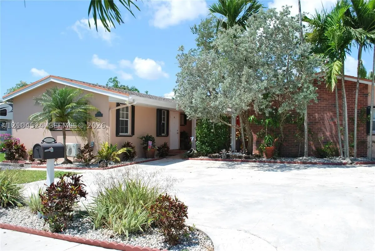 9990 Marlin Rd, Cutler Bay, FL 33157 - #1