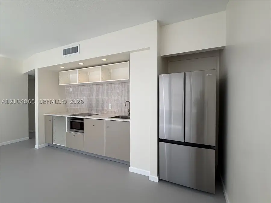 900 Bay Dr #413, Miami Beach, FL 33141 - #3