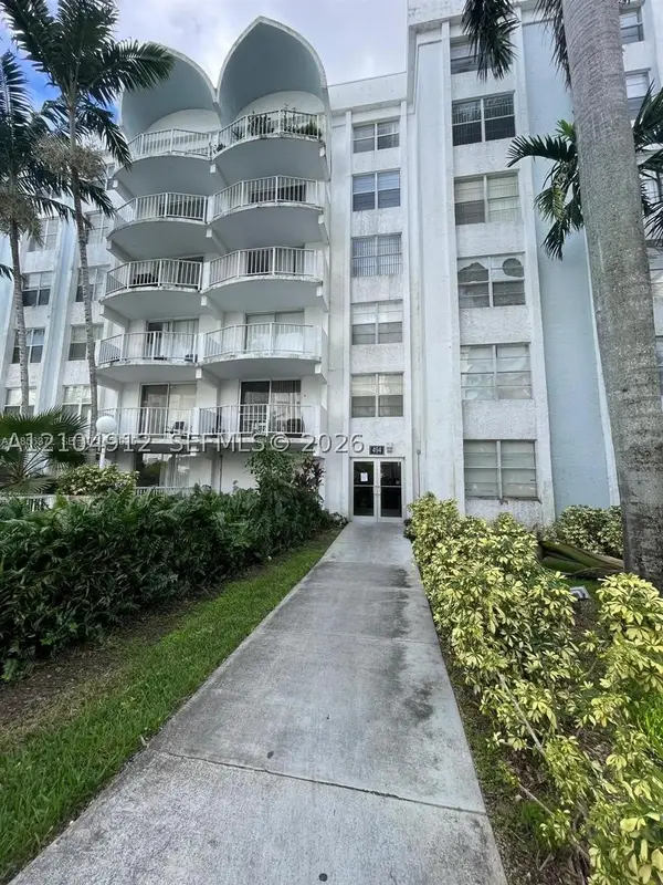 494 NW 165th St Rd #C-105, Miami, FL 33169
