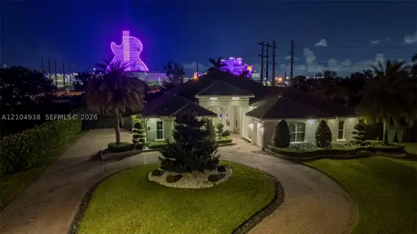 5202 S Sterling Ranch Cir, Davie, FL 33314