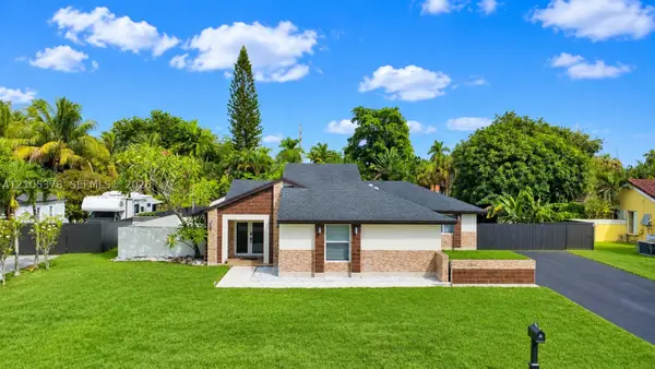 15281 SW 153rd St, Miami, FL 33187