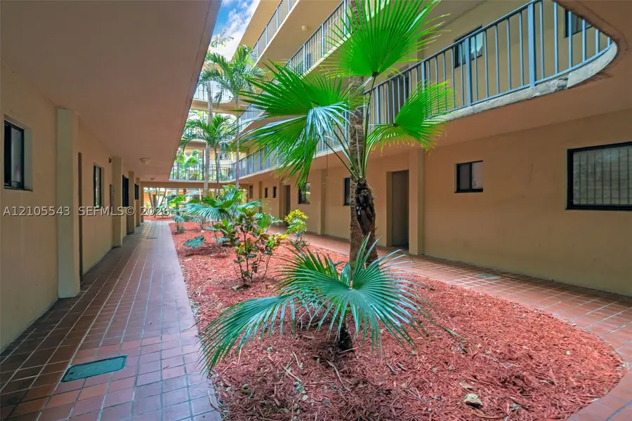 8615 NW 8th St #416, Miami, FL 33126 - #2