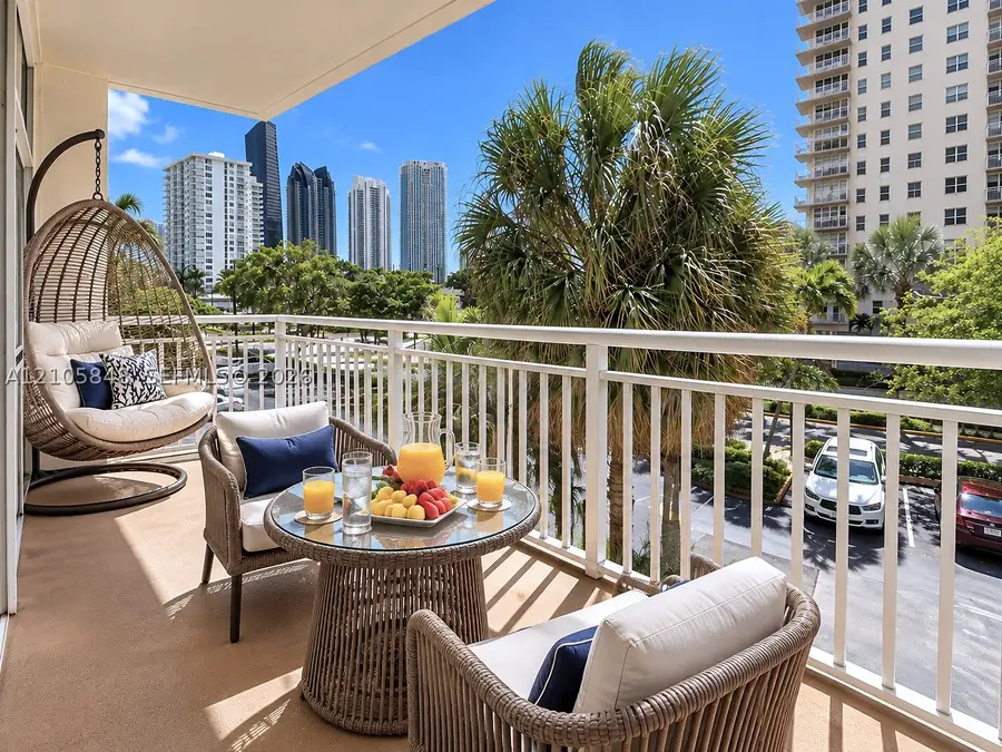 251 174th St #212, Sunny Isles Beach, FL 33160 - #2