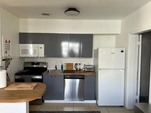 810 NW 43rd St, Miami, FL 33127 - #2