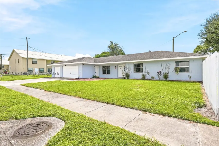 601 Ixoria Ave, Fort Pierce, FL 34982 - #2