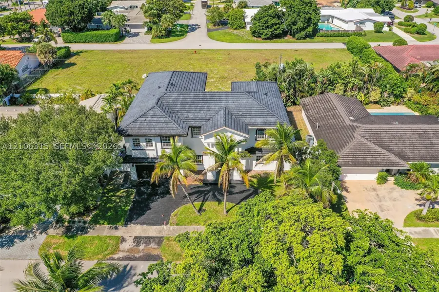 2319 NE 35th Dr, Fort Lauderdale, FL 33308 - #2